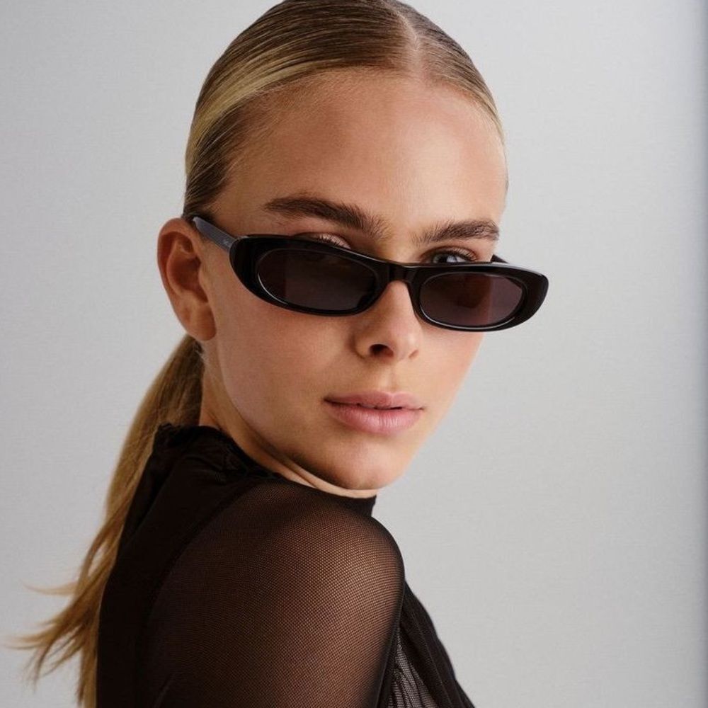 NEW SAINT LAURENT SUNGLASSES SL557 SHADE 001 Black as seen on Hailey Bieber